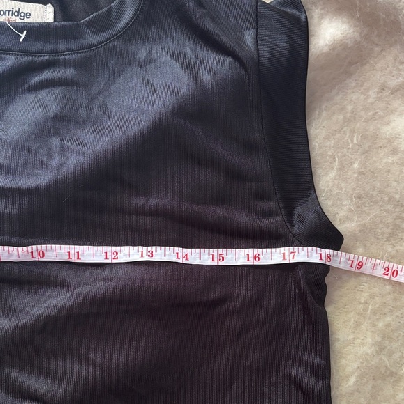 Anthropologie Porridge Elegant Black Short Sleeve Women's Tee - Picture 6 of 6